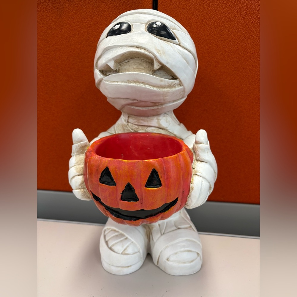 TOIL AND TROUBLE  “Marvin The Mummy” Candy Bowl Statue Halloween 2023